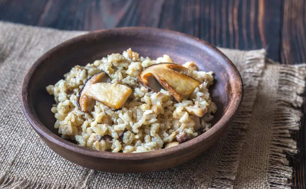 Risotto z grzybami i szparagami