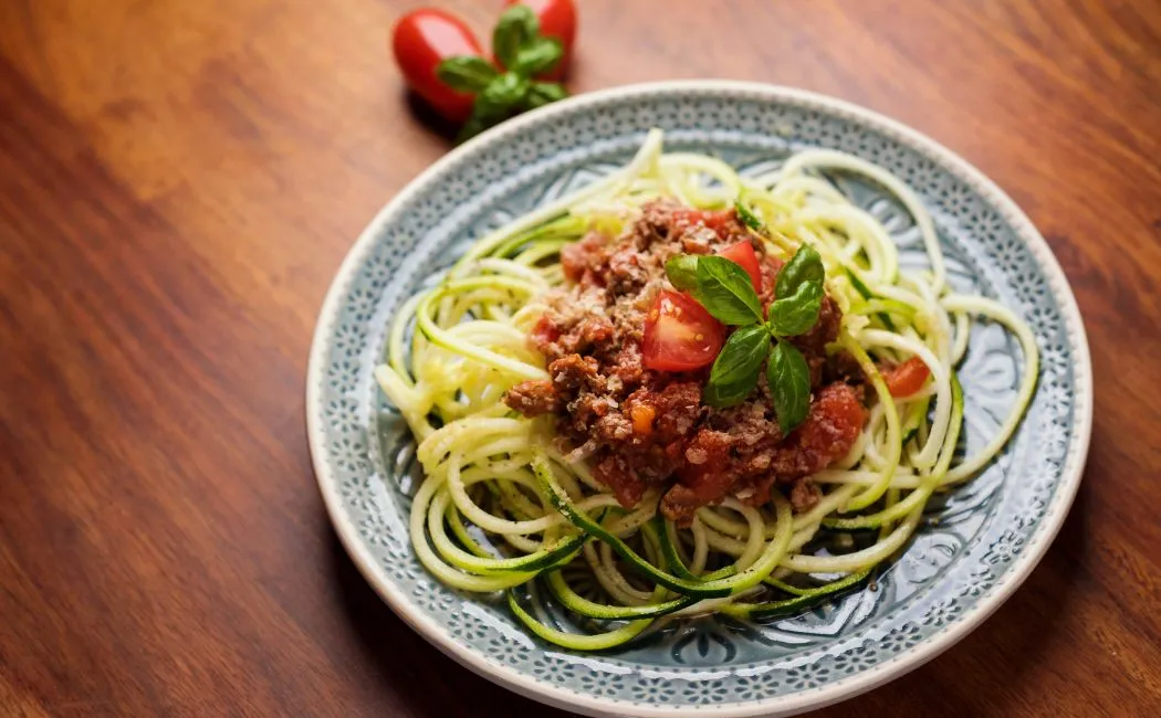 Spaghetti Bolognese z cukinią