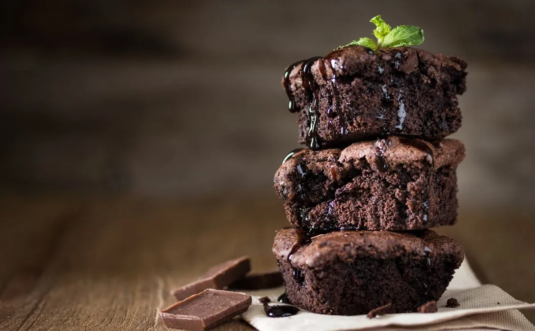 Brownie z truskawkami – czekoladowy hit, którego musisz spróbować