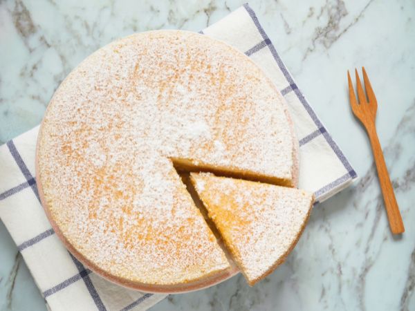 Przepis na idealne domowe ciasto - jakie składniki wybrać i jakie są najważniejsze zasady pieczenia