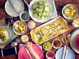 Smakowite i zdrowe dania z szparagami- przepisy dla wegetarian i miłośników mięsa