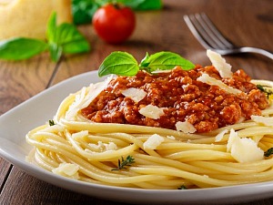 Jak zrobić Spaghetti Bolognese: Klasyczny włoski przepis