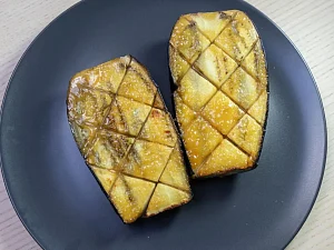 Grillowane bakłażany z miso